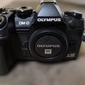 OLYMPUS OM-D E-M1 MarkIII