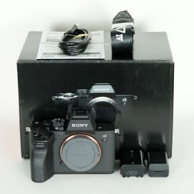 [美品 | シャッター数7,700回] SONY α7 IV（ILCE-7M4） [ボディ] | ミラーレス一眼カメラ