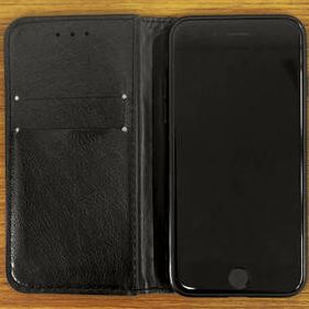 【中古】iPhone７-ブラック ※カバー付き〈バッテリー最大容量100%/256GB/SIMフリー/初期化済〉