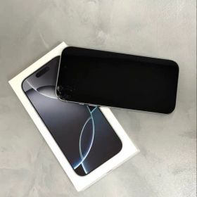 iPhone 16 Pro 512GB 画面割れ