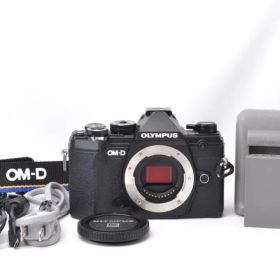 ■ 美品 ■ オリンパス OM-D E-M5 MarkⅢ ブラック ボディ