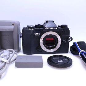 【極美品】OLYMPUS OM-D E-M5 MarkIII ボディー ブラック ミラーレス一眼カメラ