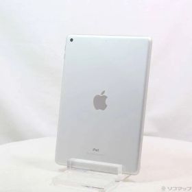 〔中古品〕 iPad 第6世代 32GB シルバー MR7G2J／A Wi-Fi【196】