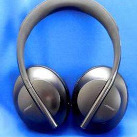 BOSE NOISE CANCELLING HEADPHONES 700 BLACK used \19800