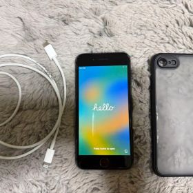 Apple iPhone 8本体 Lightningケーブル ケース付き