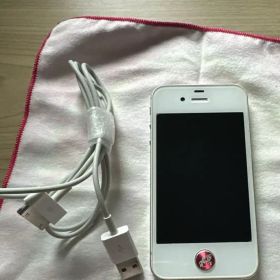 iPhone 4s 本体 充電器セット