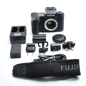 B#9420 富士フイルム(FUJIFILM) X ミラーレス一眼デジタルカメラ X-H2 ボディ ボディ内手ブレ補正 動画 映像制作 約4020万画素 防塵防滴耐低温 X-H2 ブラック
