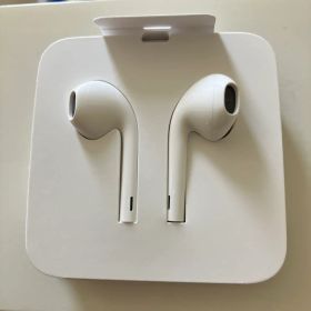 Apple EarPods Lightningコネクタ ホワイト