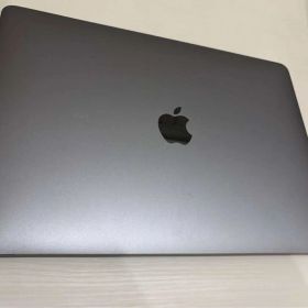 Apple M1チップ搭載の13インチMacBook Pro、8GBメモリ