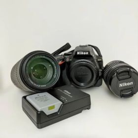 Nikon D5600 デジタル一眼レフカメラ 2レンズ付き
