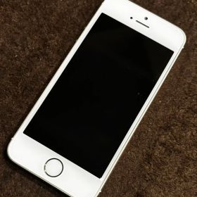 iPhone5s ゴールド 16GB キャリア docomo
