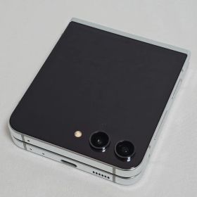 ジャンク Galaxy Z Flip5 SIMフリー 判定○【外装綺麗】