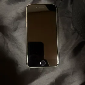 Apple iPhone SE 2020(第2世代) 新品¥12,700 中古¥7,250 | 新品・中古