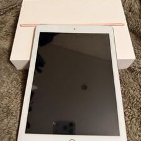 iPad 第6世代 128GB ゴールド MRM22J／A docomo