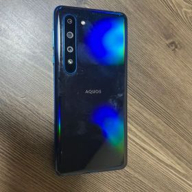 AQUOS R5スマートフォン トリプルカメラ ブルーメタリック