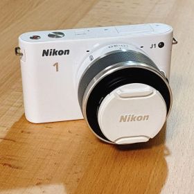 Nikon 1 J1 ホワイト30-110mレンズ付ニコンミラーレス一眼カメラ