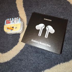 Samsung Galaxy Buds3 Pro ホワイト ケース付き