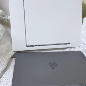 Apple MacBook Air 2024 13インチSSD：512GB