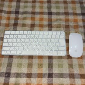 Apple Magic Keyboard + Magic Mouse 2
