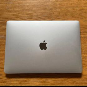 Apple M1チップ搭載13インチMacBook air シルバー 薄型