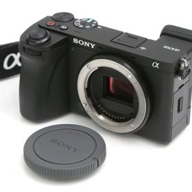 【中古】【美品】ソニー α6700 ILCE-6700 ボディ [ブラック] CA01-B3705-3W2B SONY Eマウント APS-C 5軸手ブレ補正 EVF 中古