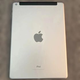 iPad 第五世代 充電器付き 32G 送料込み