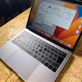 Apple MacBook Pro 2017 13型 新品¥29,800 中古¥13,980 | 新品・中古の