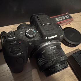 Canon EOS R7