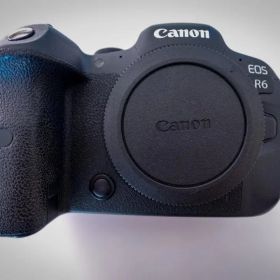 CANON ミラーレス EOS R6ボディ