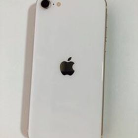 美品 iOS16.61 iPhone SE3 第3世代 64GB ホワイト iPhoneSE3 スターライト 白 SIMフリー