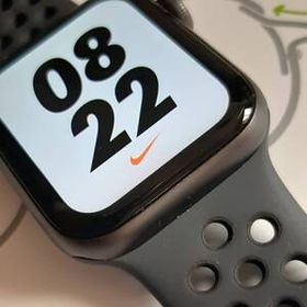 ナイキ箱付 Apple Watch SE 40mm GPS アップルウォッチ NNP01