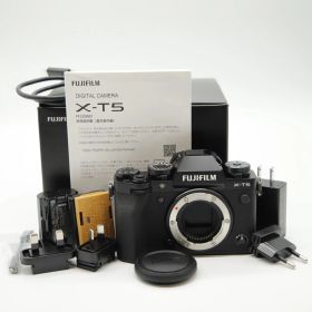 【シャッター回数わずか624回】■ほぼ新品■ 富士フイルム(FUJIFILM) ミラーレス一眼カメラ X-T5ボディ ブラック F X-T5-B