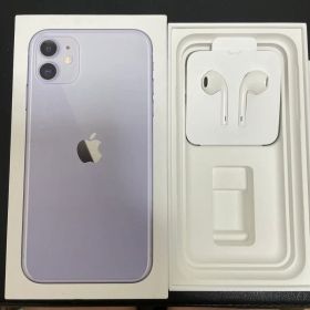 iPhone11 箱とEarPods（Lightningコネクタ）のみ