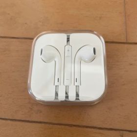 Apple EarPods ホワイト ケース付き