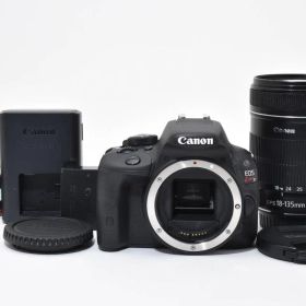 ■ ほぼ新品 ■ キヤノン Canon EOS kiss X7 ≪S数1,700回≫ 高倍率レンズセット EF-S 18-135mm F3.5-5.6 IS 1864