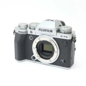 【中古】 《良品》 FUJIFILM X-T5 ボディ シルバー [ デジタルカメラ ]