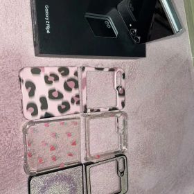 Galaxy Z Flip6 256GB グレー 箱・ケース付き