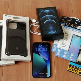 iPhone 12 Pro 256GBsimフリー版本体と新品ケース等２個付