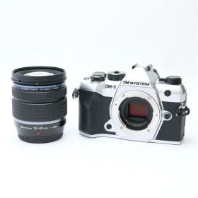 【中古】 《美品》 OM SYSTEM OM-5 Mark II 12-45mm F4.0 PRO レンズキット シルバー [ デジタルカメラ ]