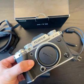 FUJIFILM X-T5 デジタル一眼レフカメラ 本体