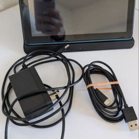 Amazon Fire HD 8 Plus 第10世代(32GB) スタンド付き