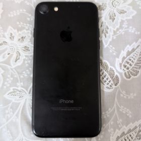 アイフォーン(iPhone)のiPhone7 32GB ブラック 本体(スマートフォン本体)