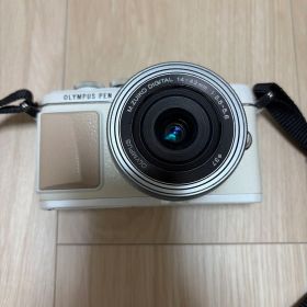 【美品】OLYMPUS PEN Lite E-PL7 白 5000ショット