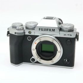 【中古】 《美品》 FUJIFILM X-T5 ボディ シルバー [ デジタルカメラ ]
