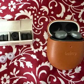 Pixel Buds Pro 2 イヤホン & Bellroy レザーケース