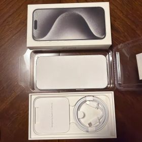 新品 未使用 iPhone 15Pro 256GB ホワイトチタニウム