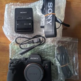 SONY α7R IVミラーレス一眼 本体と付属品