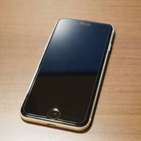 iPhone SE 第2世代 ホワイト SIMロック解除済み