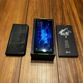Black Shark 5 中古¥25,000 | 新品・中古のネット最安値 | カカクキング