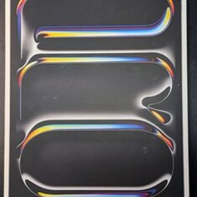 送料無料■MVX23J/A 2024年モデル Apple iPad Pro 13インチ M4 Wi-Fi 256GB スペースブラック 標準ガラス バッテリ 正常 最大容量100%